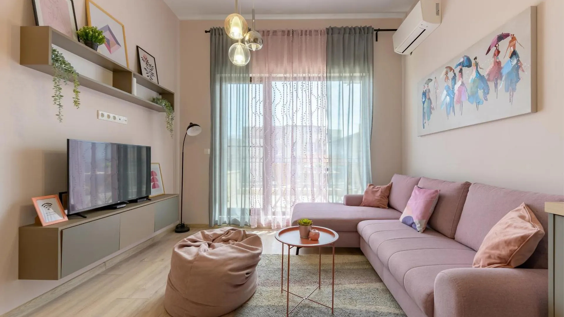 Pink Apartment Varna 0*,