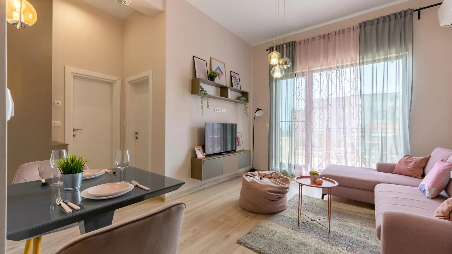 Pink Apartment Varna Bulgaria